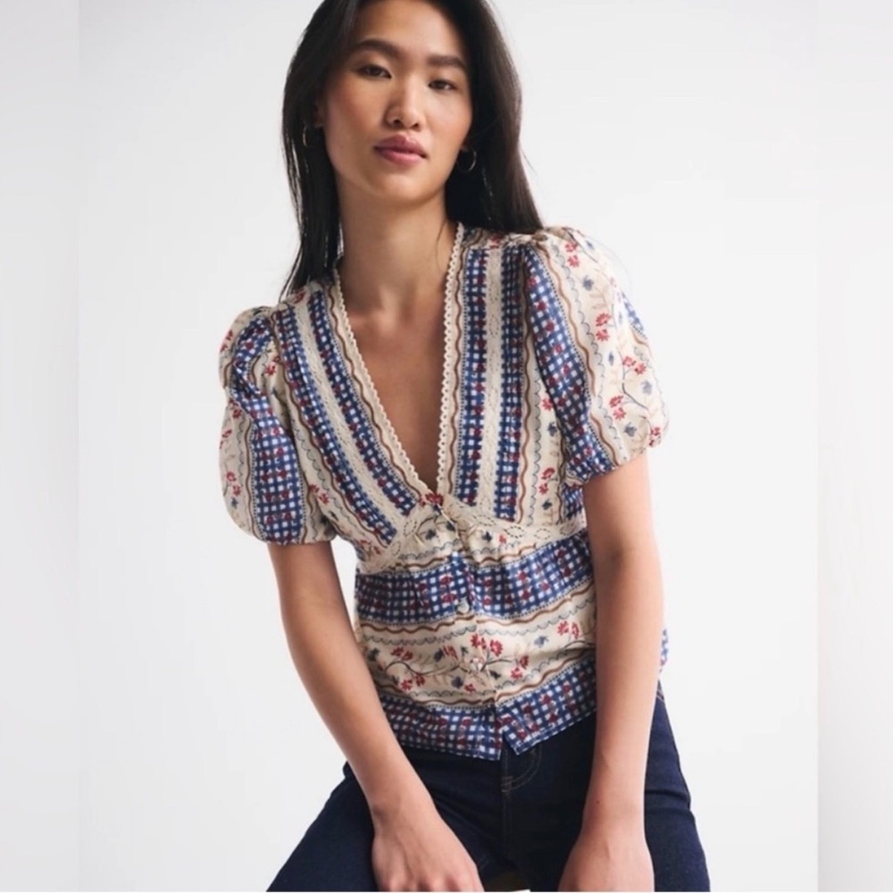 Abercrombie & Fitch Cream and Blue Floral + Gingham  V-Neck Puff Sleeve Top